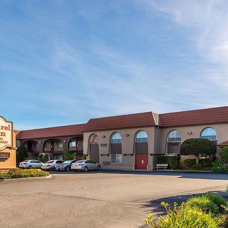 Laurel Inn&Conference Center Salinas Esterno foto