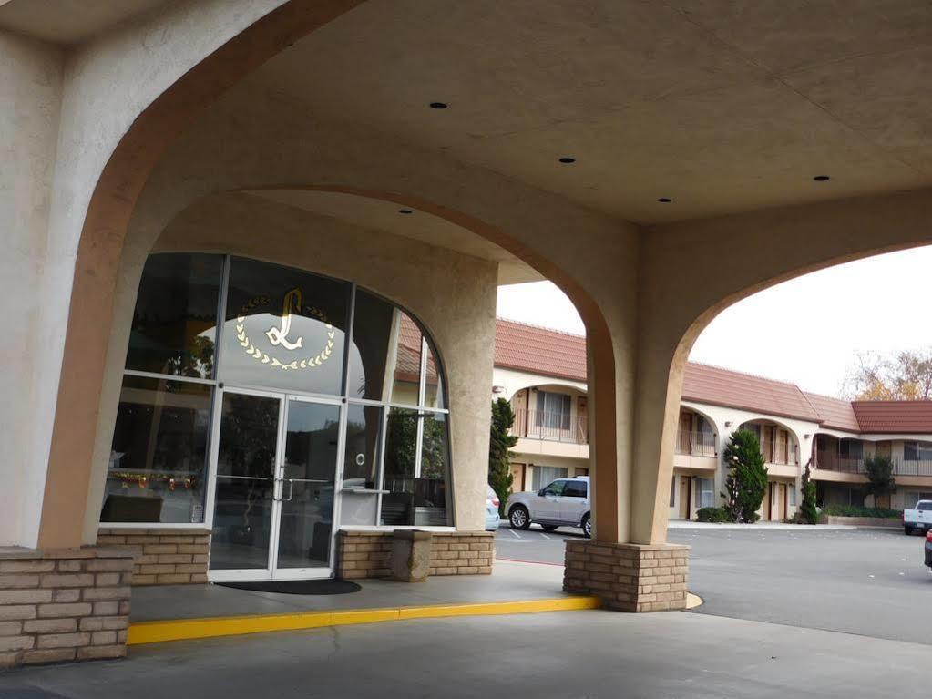 Laurel Inn&Conference Center Salinas Esterno foto