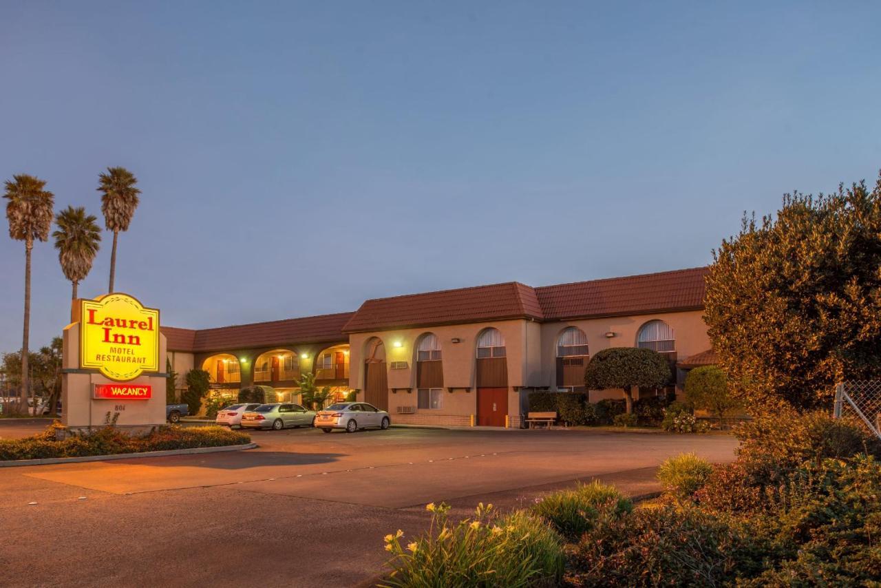 Laurel Inn&Conference Center Salinas Esterno foto