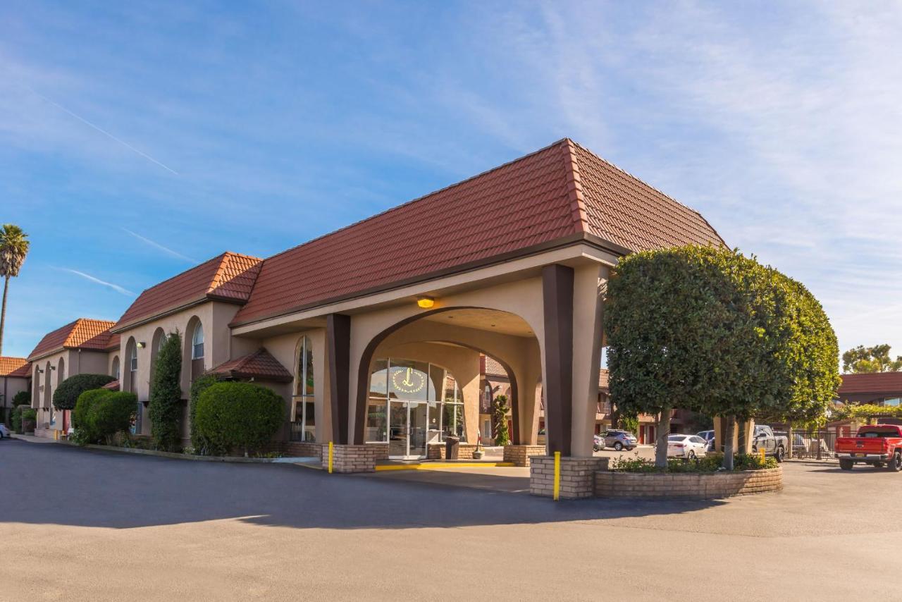 Laurel Inn&Conference Center Salinas Esterno foto